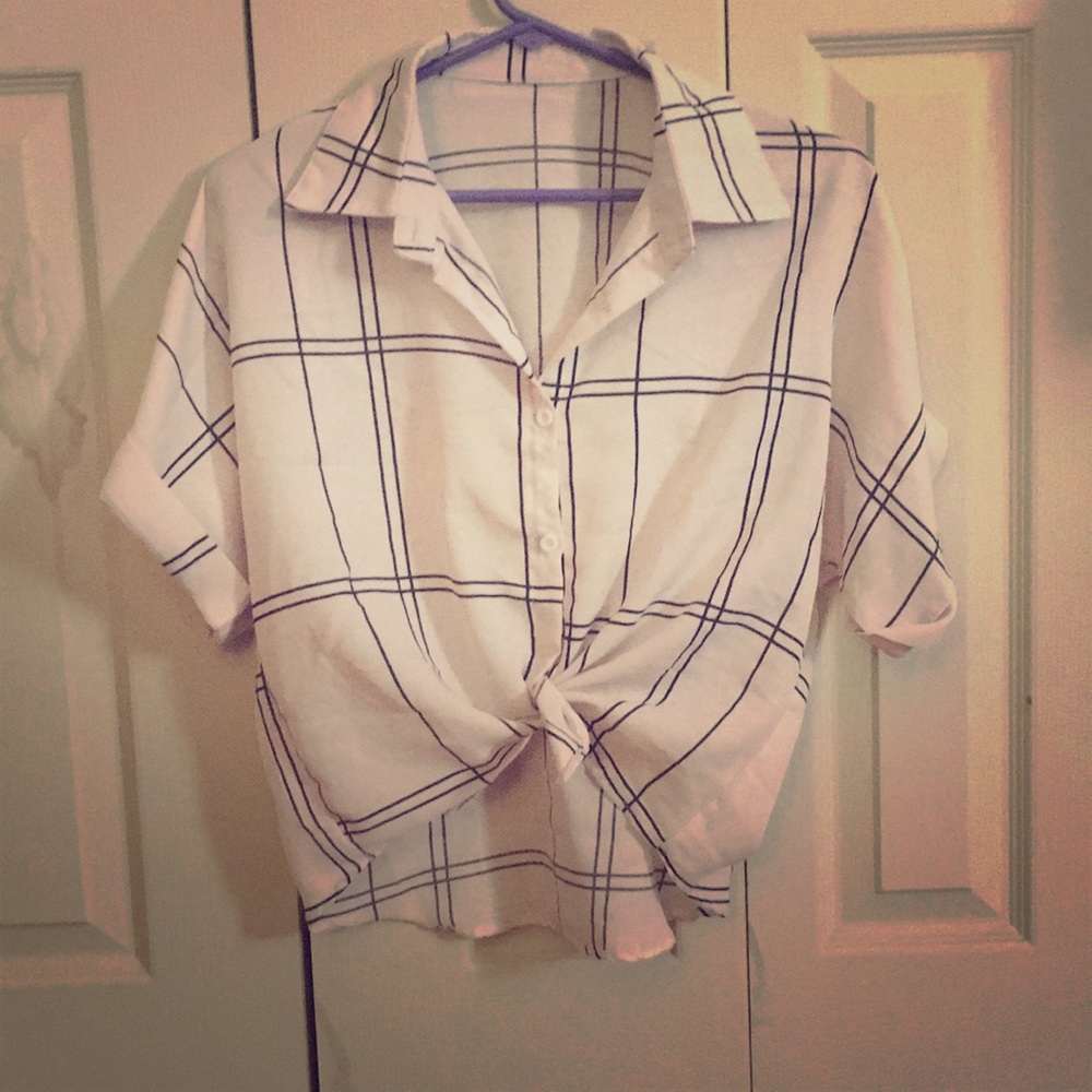 White, tied front, cropped, button down shirt.
